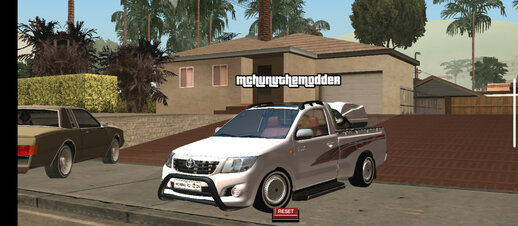 Toyota Hilux 2014 With Sun Roof for Mobile